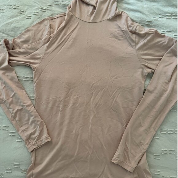 TWO Uniqlo HeatTech Turtleneck Long Sleeve Tops – Black & Pink Blush (Size XS) - Picture 3 of 3
